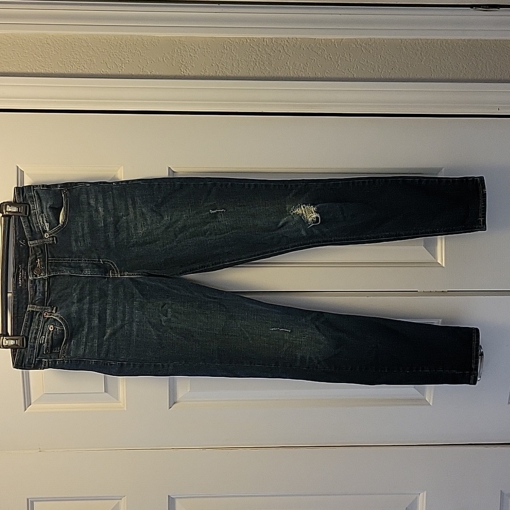 Lucky womens size 6/28 high rise skinny light distress like new!